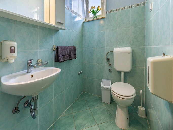 Bathroom 3, Banjole Family Fun Retreat, Medulin