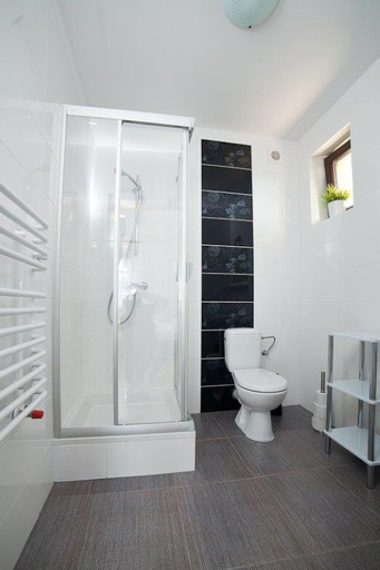 Bathroom 5, Willa Polnocna, Puck
