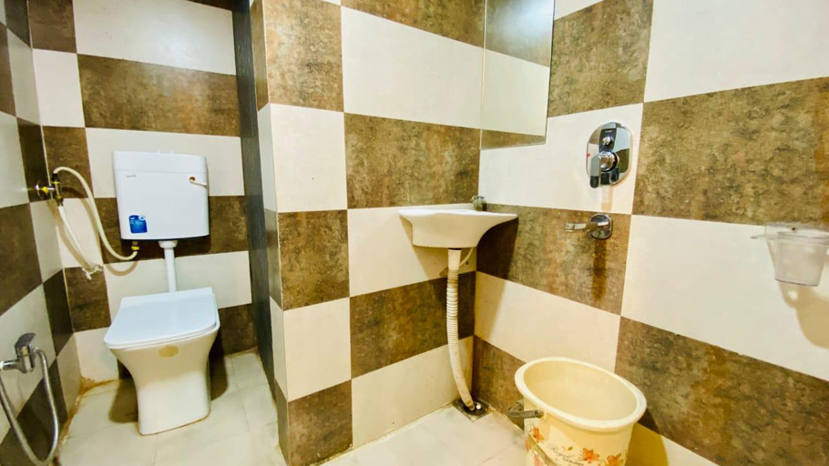 Bathroom, Best Homestay By TG Heights, Ujjain