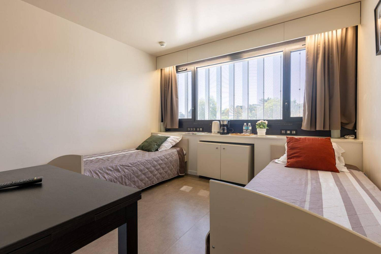 Bedroom 2, Study Hotel Bordeaux Lormont, Gironde