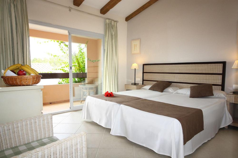 Bedroom 4, FERGUS Club Europa, Baleares