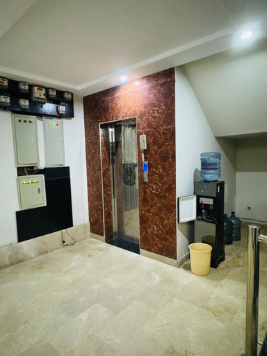 Lobby 2, Continental Boys Hostel-Royal Heights, Lahore