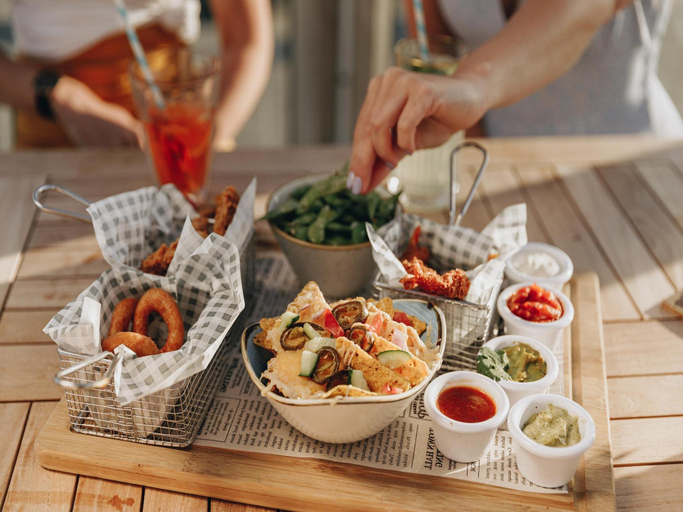 Food & Drinks, Cozy Chalet w Terrace, Noord-Beveland