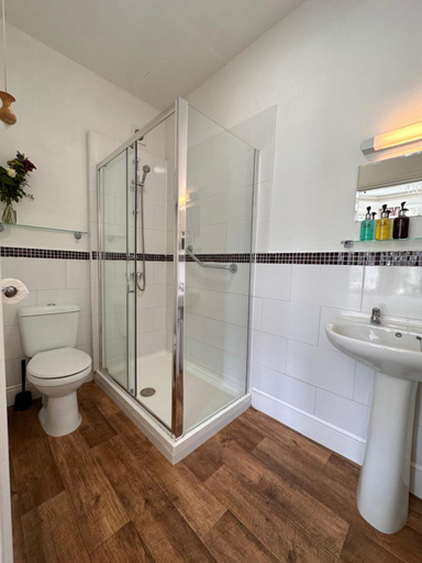 Bathroom 4, Georges Place, York