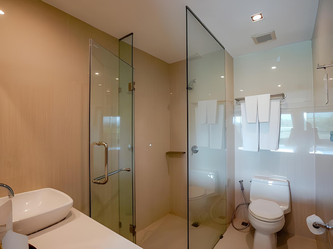 Bathroom 3, River Kwai Village Hotel, Sai Yok