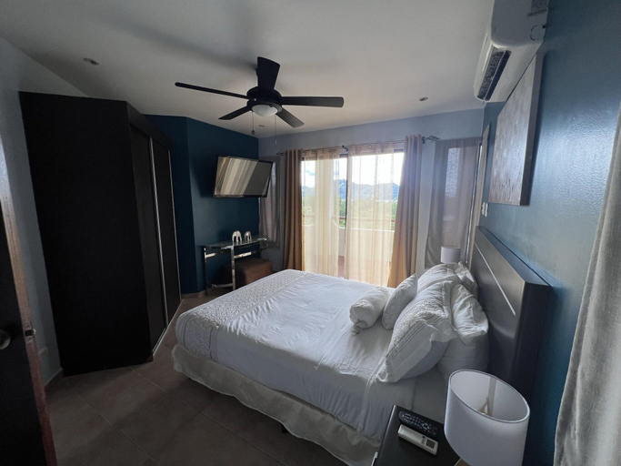 Bedroom 3, Tropical Gardens Suites and Apartments, Carrillo