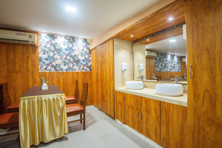 Bathroom 3, Treebo Anam International, Mumbai City
