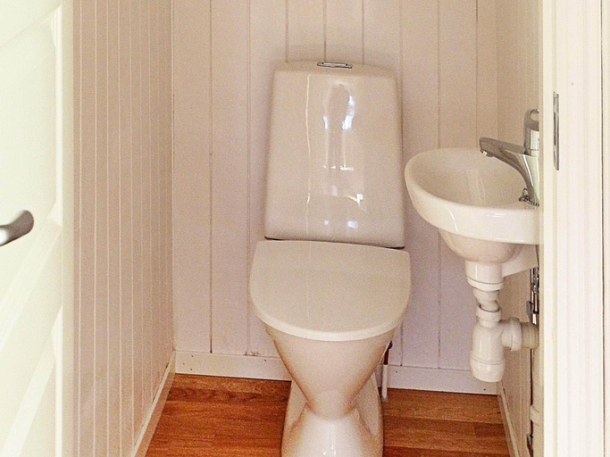 Bathroom, person holiday home in Arnoyhamn, Skjervøy