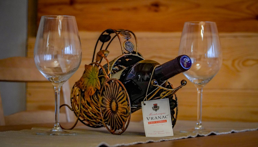 Food & Drinks, Family Farm Pejovic