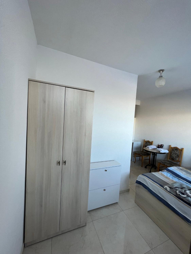 Others 2, Hotel Te Liqeni, Peć