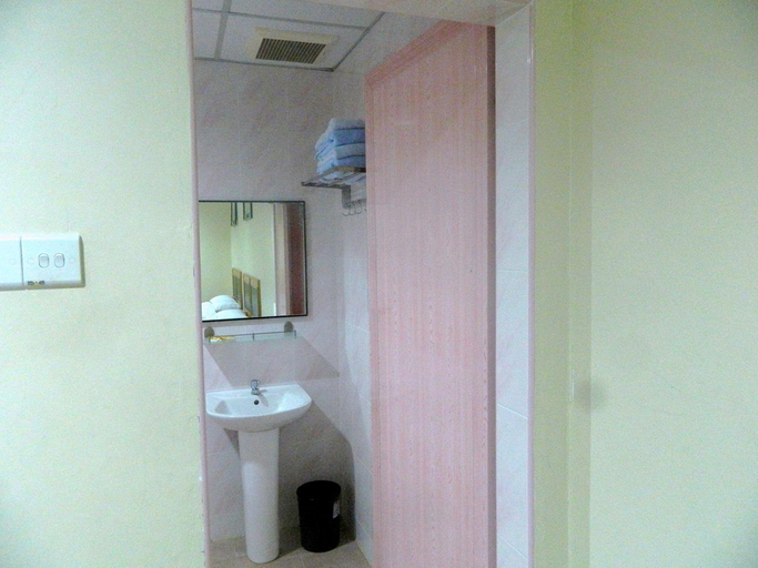Bathroom 3, Sweet Hotel, Mersing