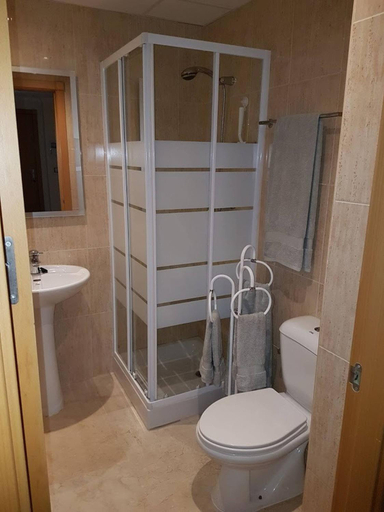 Bathroom 2, Top Floor Apt Close To Duquesa, Málaga