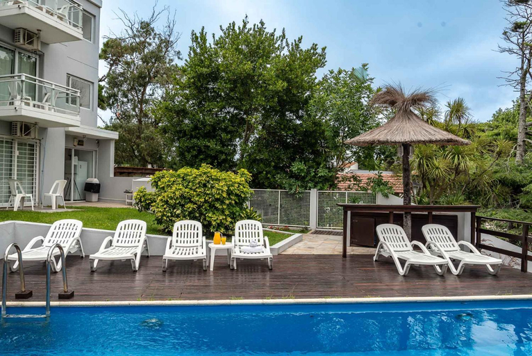 Others 4, Hotel Vesubio I, Villa Gesell