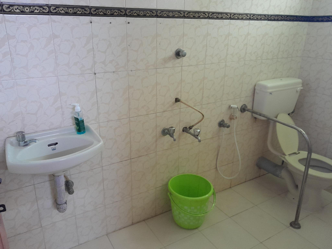 Bathroom, 2BHK Residence - Prime Location - Entire House, Ernakulam