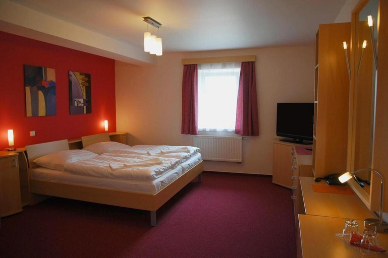 Bedroom 3, Hotel SENIMO, Olomouc