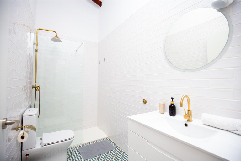 Others 5, Glorieta Suites, Alicante