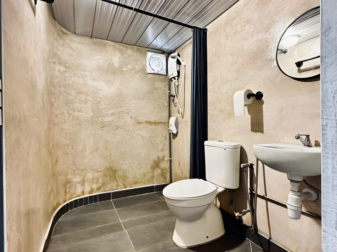 Bathroom 3, Ardour Lodge - Room A7(DUPLEX 5- PAX ROOM) , Penang Island