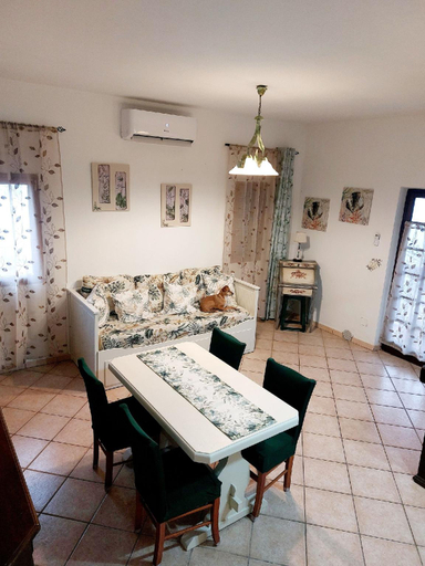 Bar/lounge, two-room apartment with parking space, Livorno