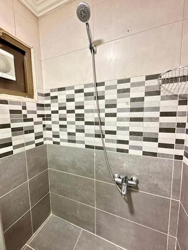 Bathroom 2, Margarita Hotel, Ardhah