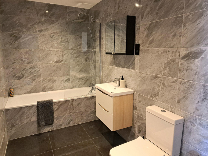 Bathroom 3, 3 Bedroom Apartment in Converted Brewery, Kingston upon Hull