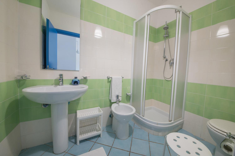 Bathroom, Residence Flora, Salerno