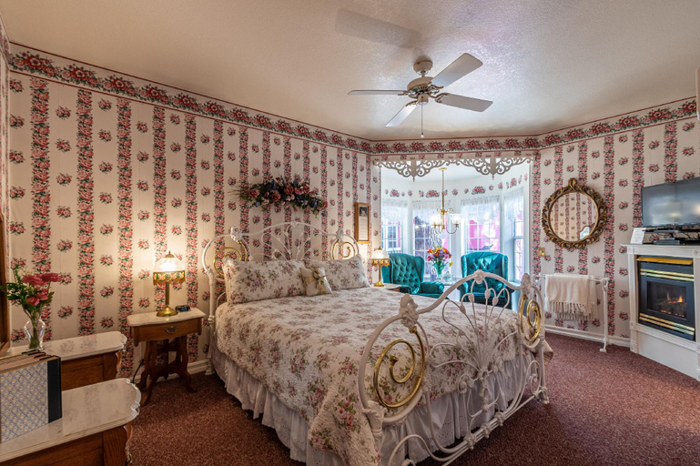 Bedroom 2, Apples Bed and Breakfast Inn, San Bernardino