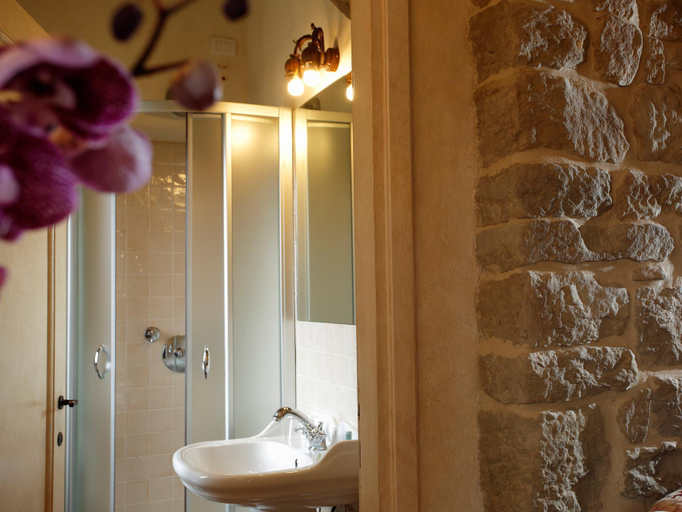 Bathroom 4, Villa Barberino, Arezzo
