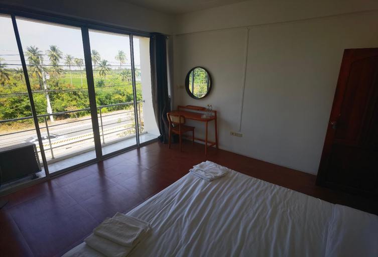 Bedroom 2, YYK Holiday Rooms, Nakhon Chaisi