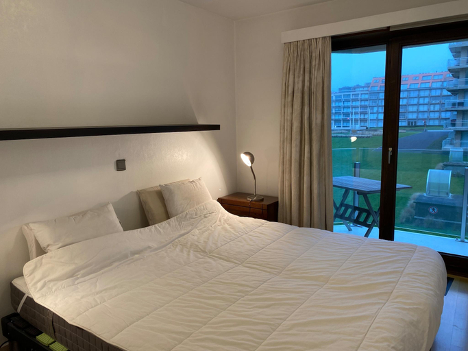 Bedroom 2, Apartment in Nieuwpoort near the Beach, West-Vlaanderen
