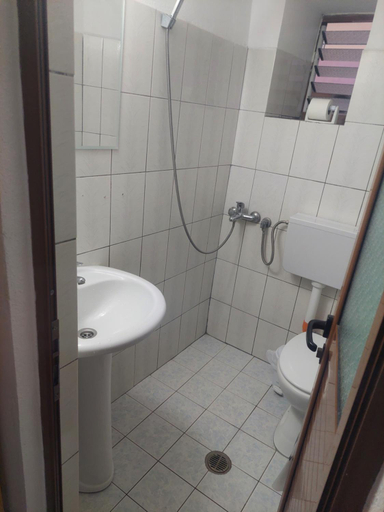 Bathroom 3, Casa Mia Economy Condos, Sarandës