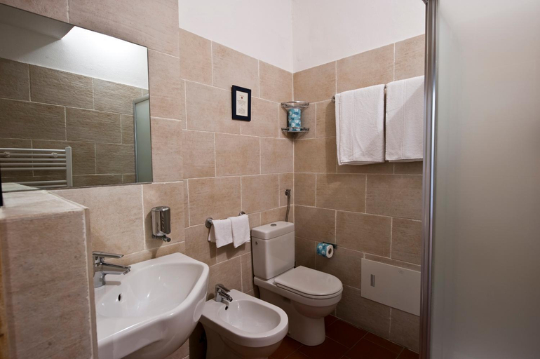 Bathroom 4, Borgo San Donino, Brescia