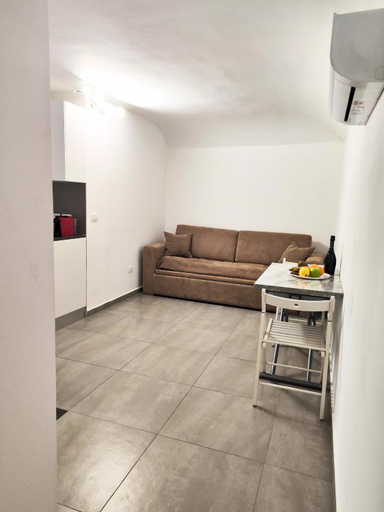 Others 3, Home De Curtis, Catania
