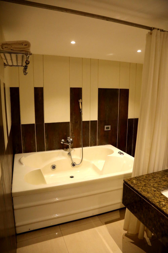 Bathroom, Hotel EEFA, Belgaum