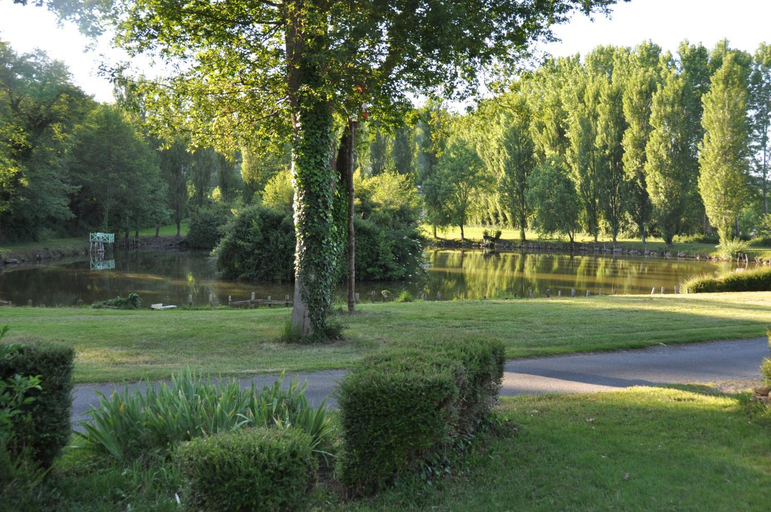 Others 5, Les Pigeonnes, Dordogne