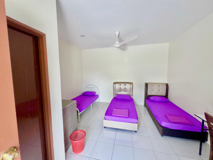 Others 2, Roomstay Ehsan, Pekan