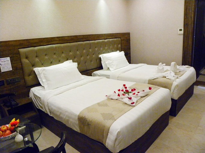 Bedroom, Hotel Sri Sierra, Chikballapura