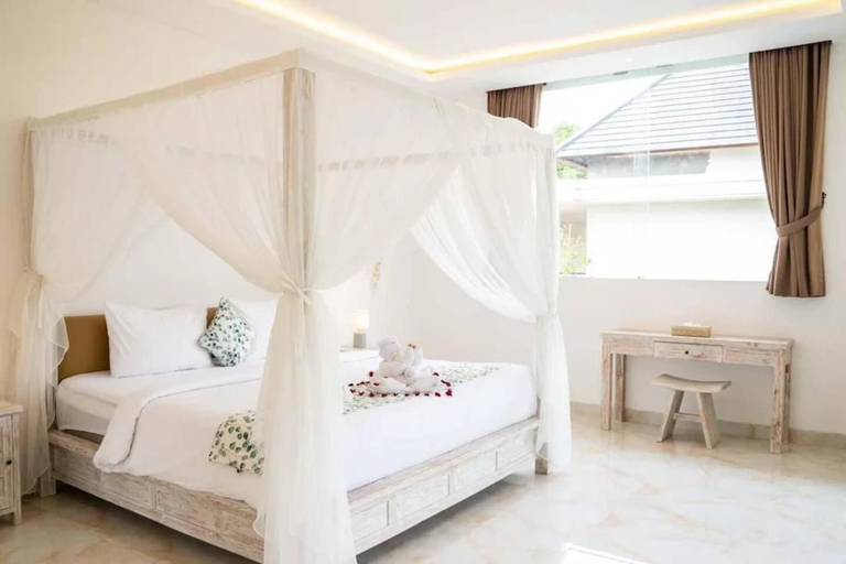 Others 5, Fantastic 3 Bed Villa, Walk to Beach, Sunny Pool, Badung