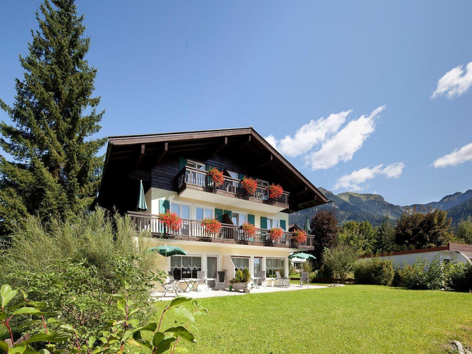 Others 4, Apartment in Niedernsill near Ski Slopes, Zell am See