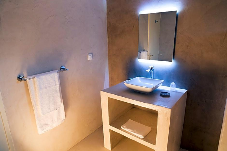 Bathroom 3, Airport Hotel Dakar, Dakar