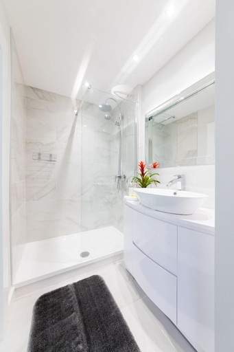 Bathroom 4, JustB Edinburgh, Edinburgh