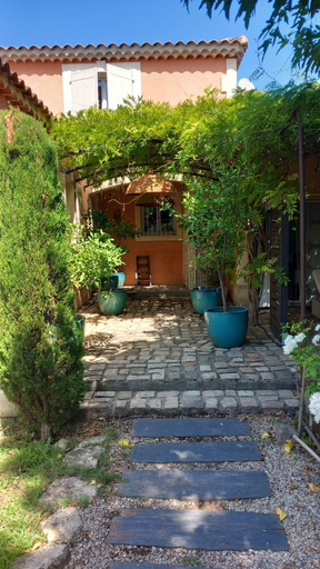 Exterior view 5, La Villa Ocre, Bouches-du-Rhône