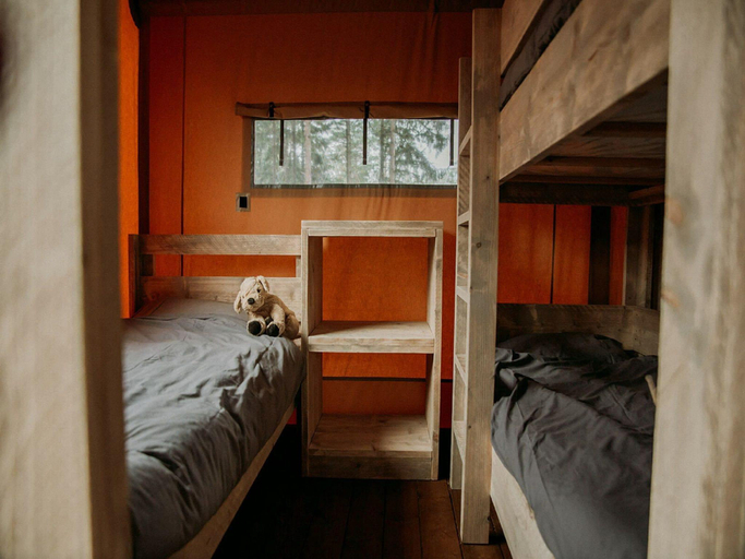 Bedroom 2, Safari Tent with Pool Access, Wierden