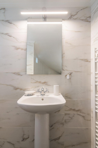 Bathroom 2, Villa Anna under Acropolis, Attica