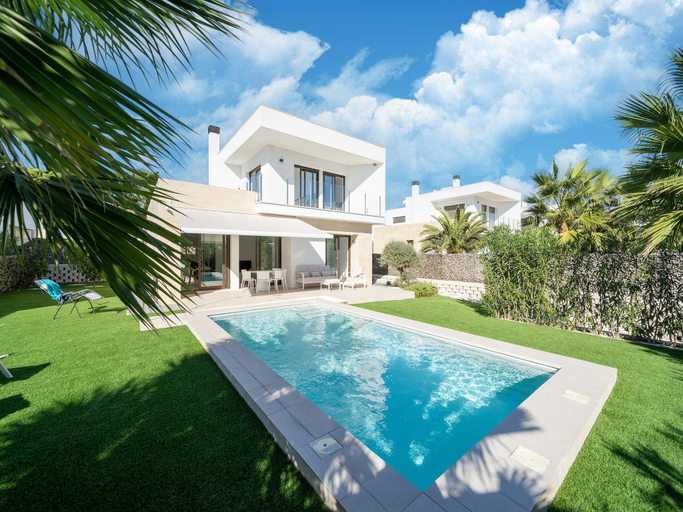 Sport & Beauty 2, Elegant Home with Pool, Alicante