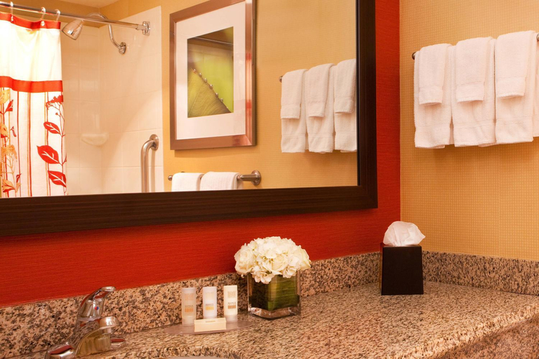 Bathroom 3, Hotel Pentagon South, Alexandria