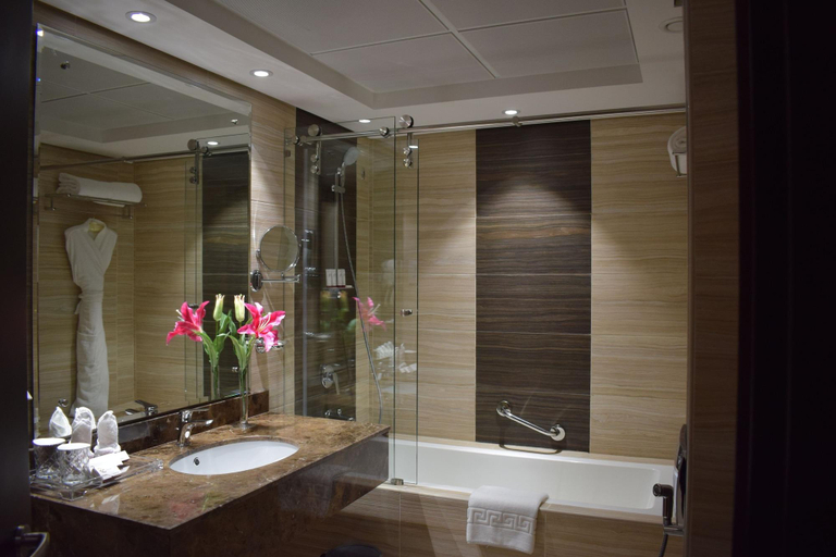 Bathroom 5, Omega Hotel Dubai, Dubai