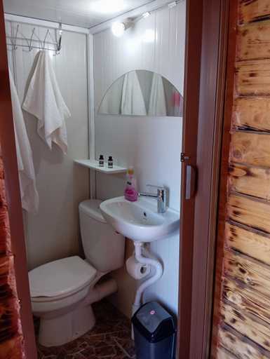 Bathroom 3, Vila Fjona, Sarandës