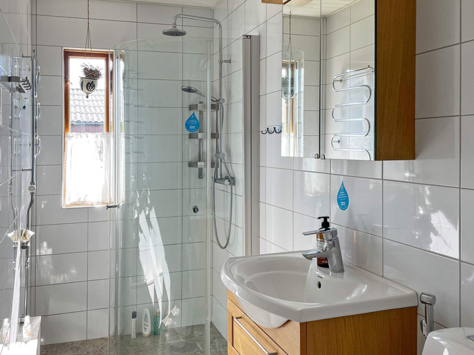 Bathroom 3, person holiday home in VISBY-By Traum, Gotland