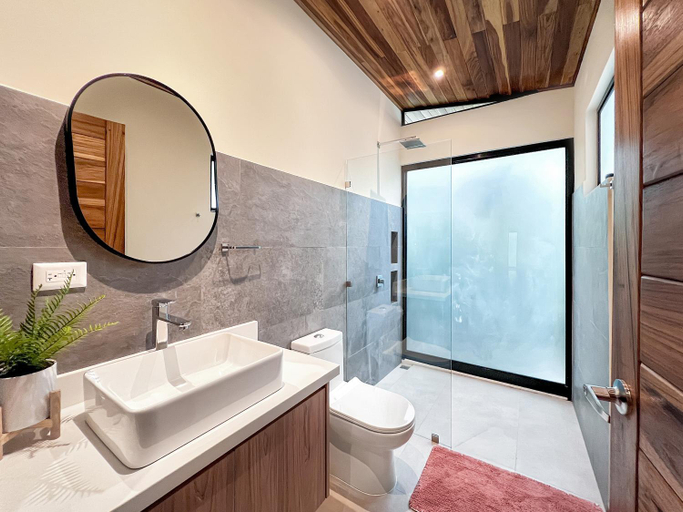 Shower, Villa Julio, Talamanca