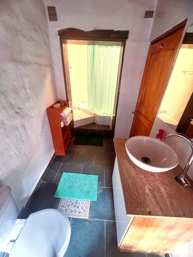 Bathroom 4, Atacama Lodge RukaZen, El Loa